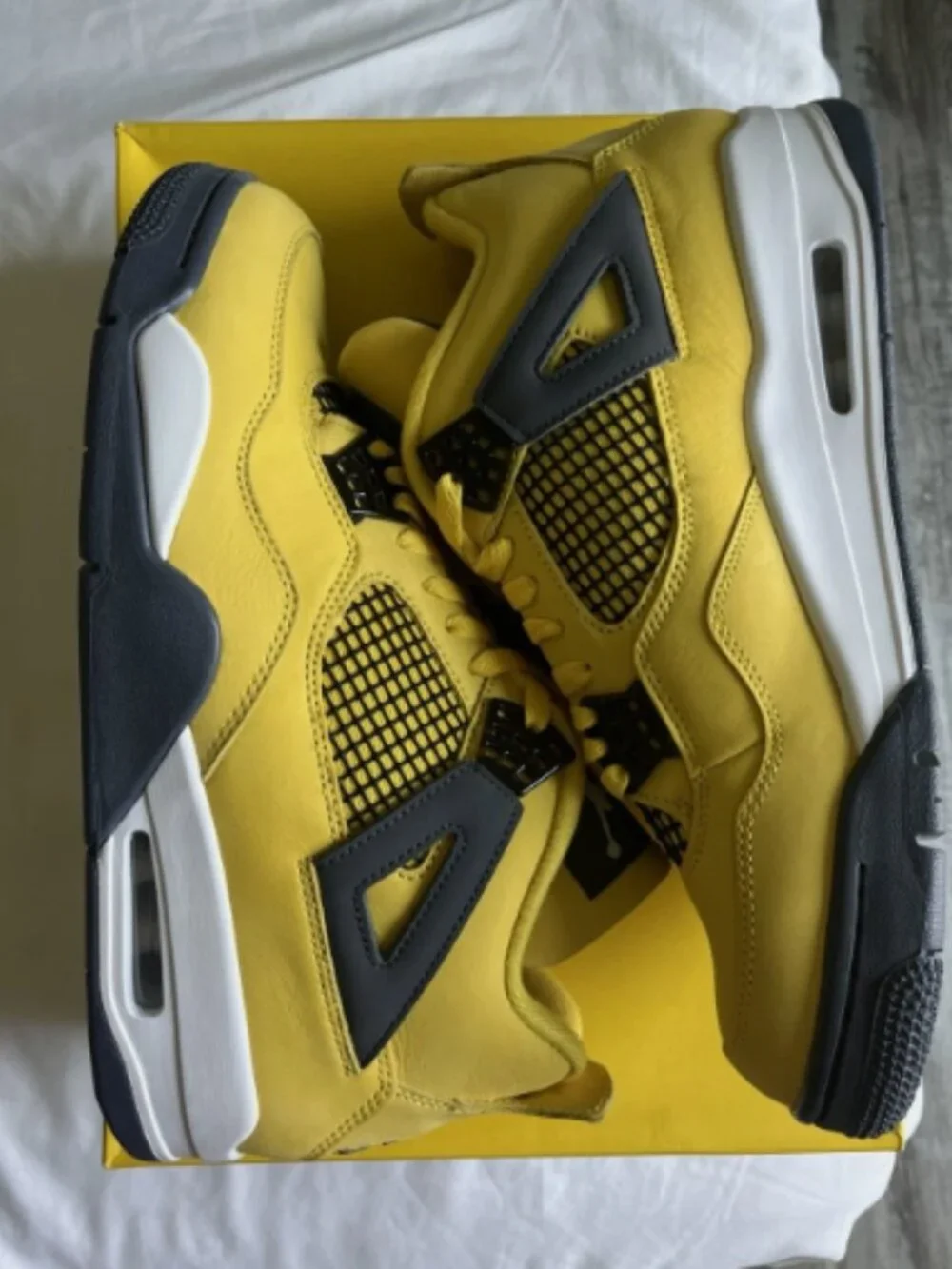 Nike Air Jordan 4 Retro Lightning Yellow